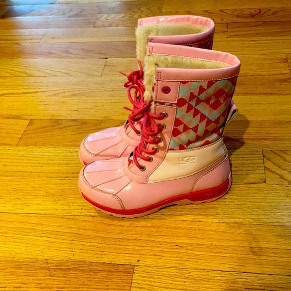 🚨SOLD🚨Kids ugg boots worn twice - Picture 2 of 5